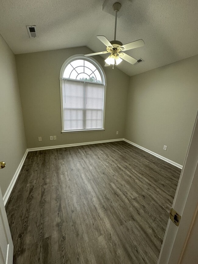 Building Photo - 3918 Elizabeth Ave