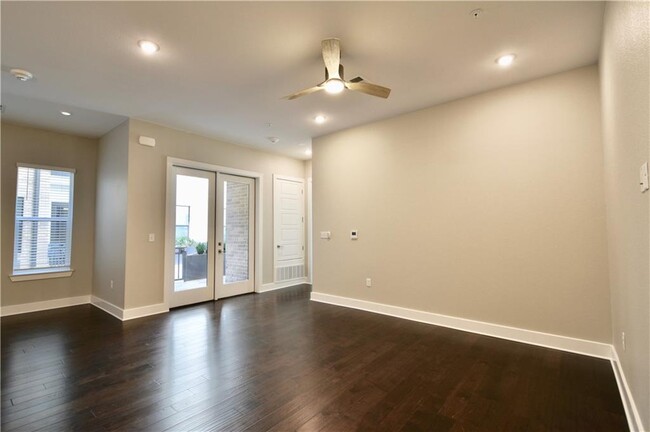 Building Photo - 4415 Jackson Ave
