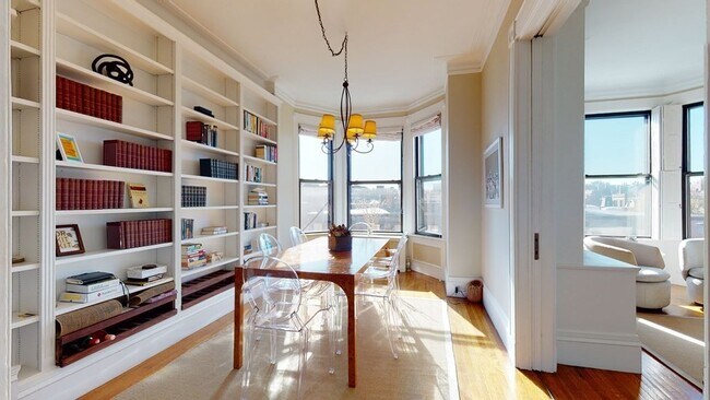 Building Photo - 295-297-297 Beacon St