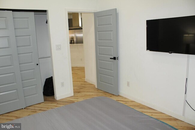 Building Photo - 3017 Ridge Ave