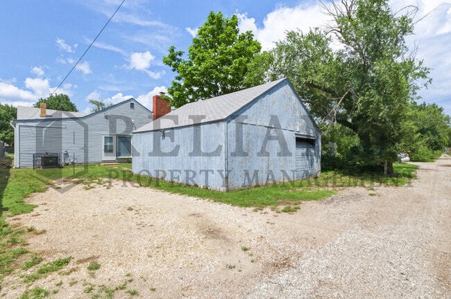 Building Photo - 3123 W Douglas Ave
