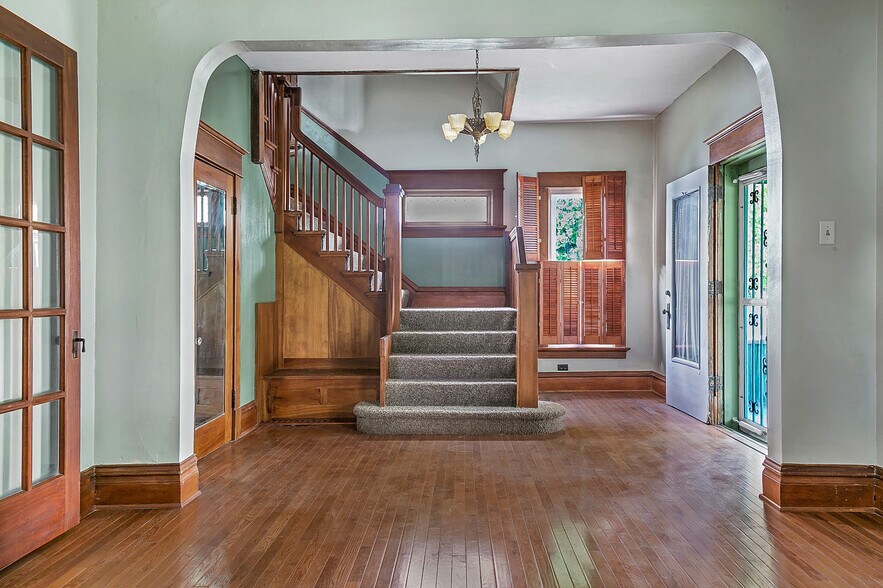 Building Photo - 944 14th St