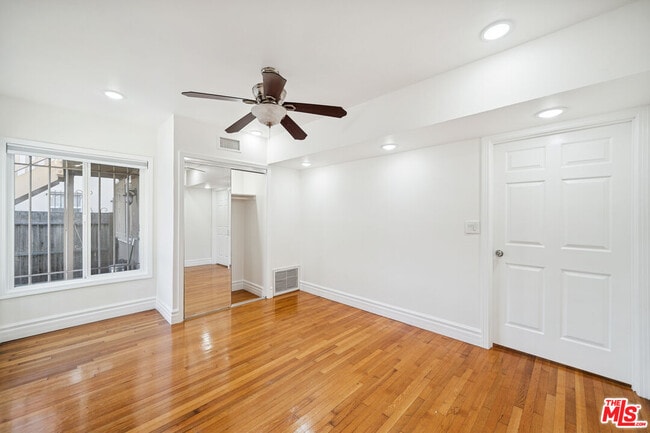 Building Photo - 112 S Detroit St