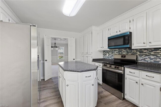 Building Photo - 4741 Michaux Dr