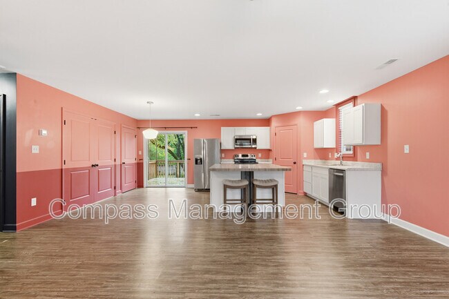 Building Photo - 3104 Husky Way