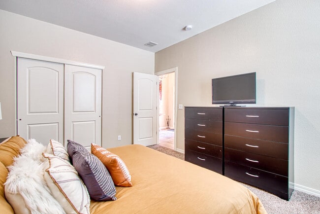 Building Photo - 4716 Christian Azcarate St
