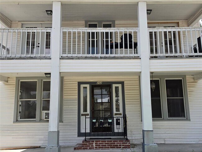 Building Photo - 202 Luella Ct