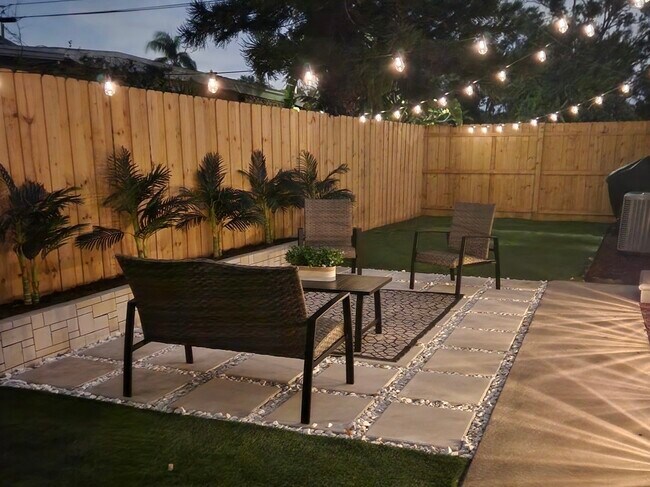 Building Photo - 1411 S Madison Ave