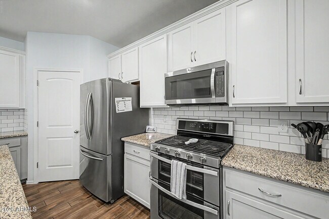 Building Photo - 17153 W Butler Ave