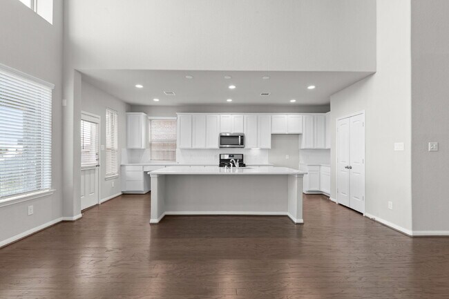 Building Photo - 29650 Kynndal Shore Dr