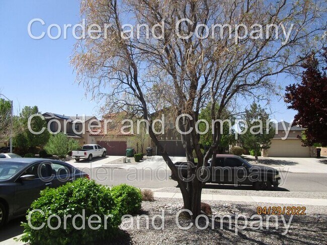 Building Photo - 949 Waterfall Dr