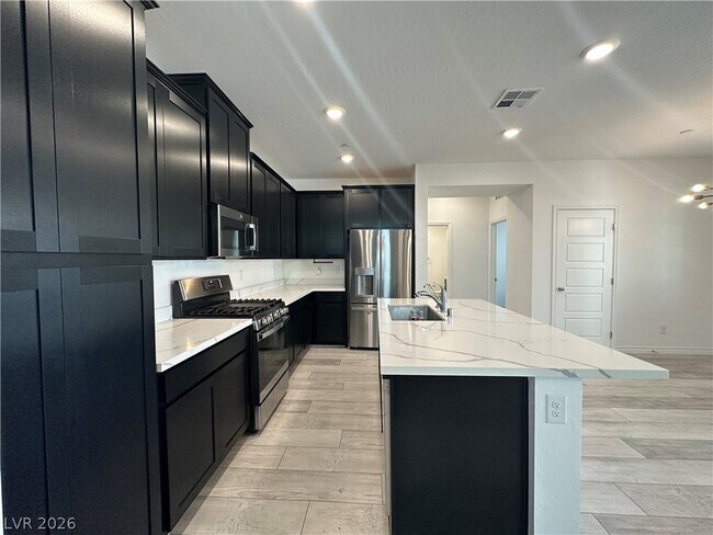 Building Photo - 25 Barbara Ln