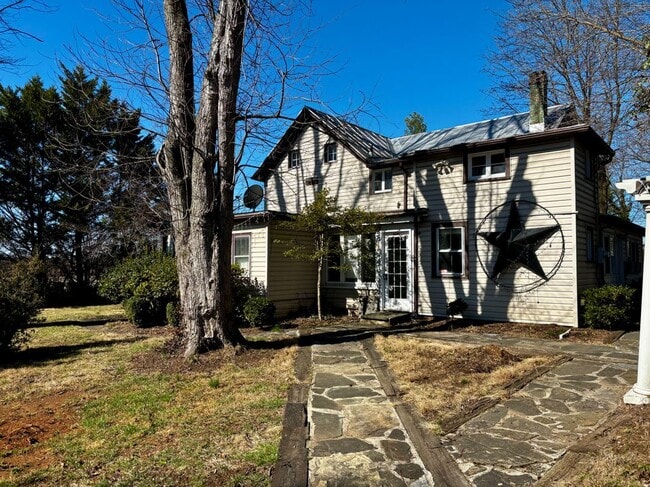 Building Photo - 8122 John Mosby Hwy