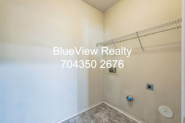 Building Photo - 8605 Redding Glen Ave