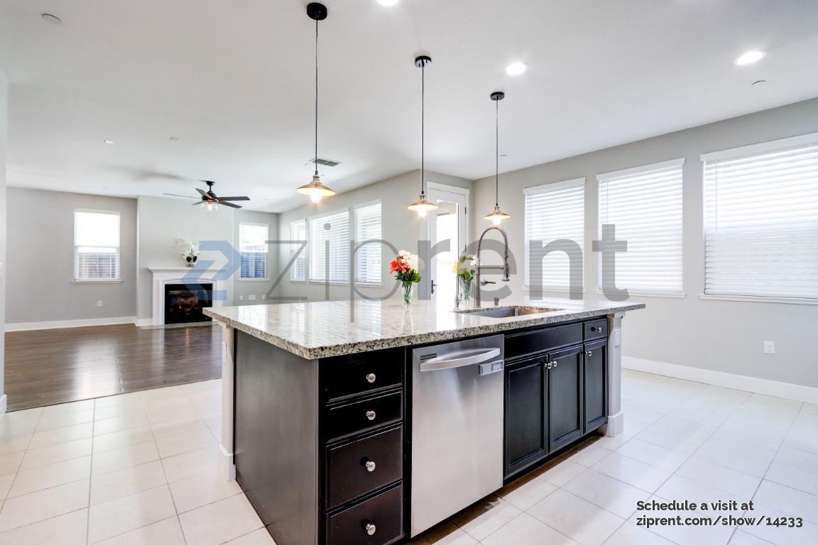 Building Photo - 1125 Berkshire Dr