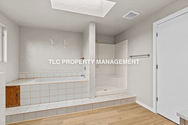 Building Photo - 2082 Ohio St