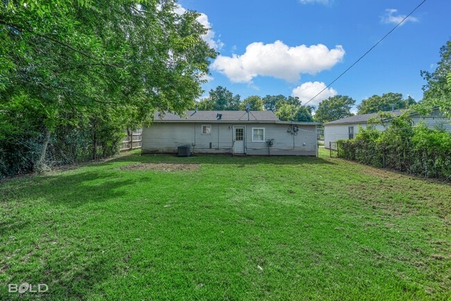 Building Photo - 1222 Lampkin St