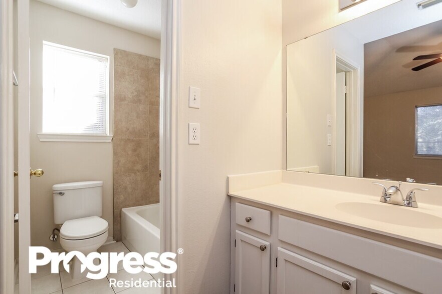 Building Photo - 31164 N Head Dr