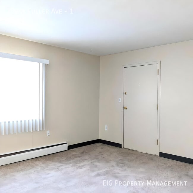 Building Photo - 230 W Fuller Ave