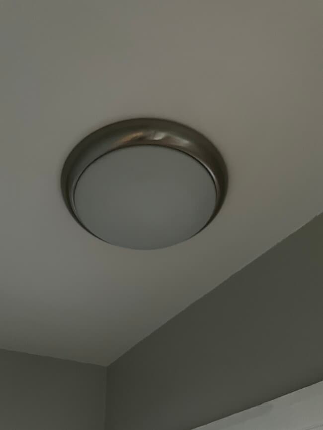 Building Photo - 131 W Evelyn Ave