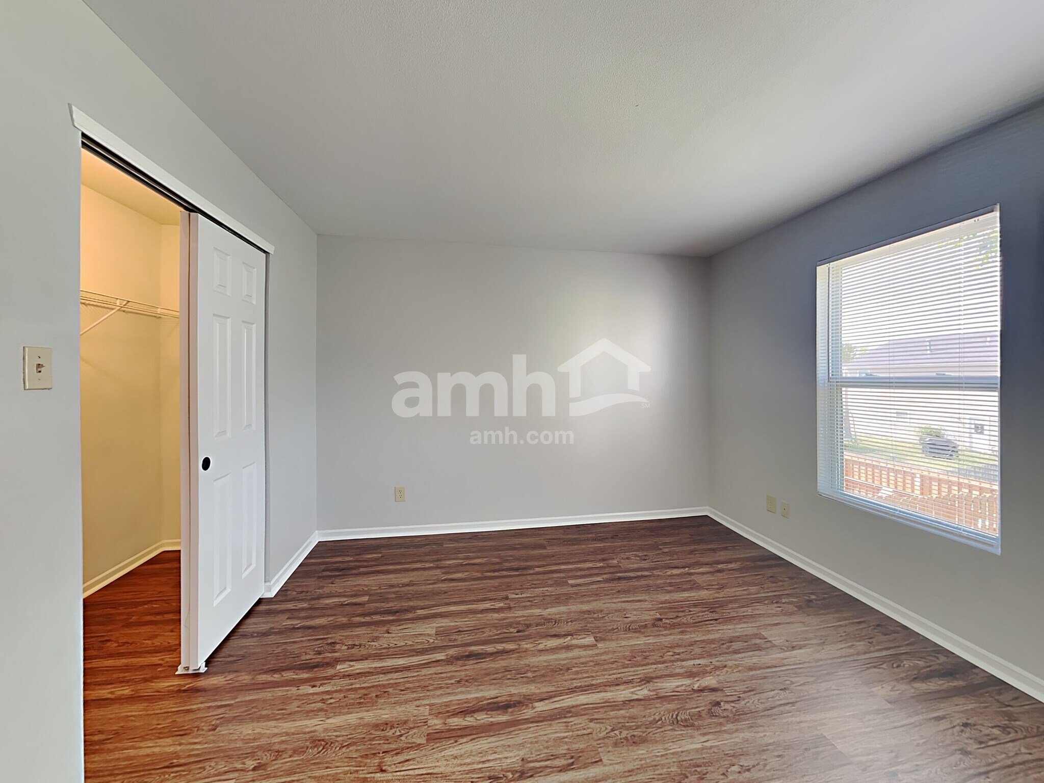 Building Photo - 1413 Dowell St