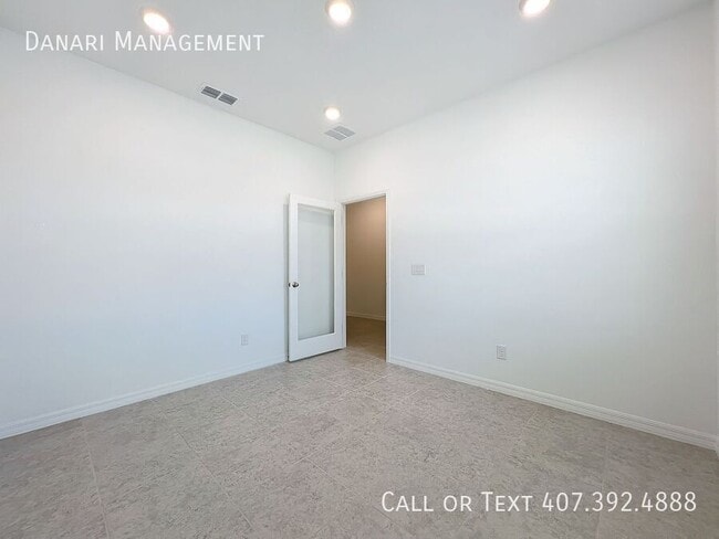 Building Photo - 1679 Meadowlark Dr