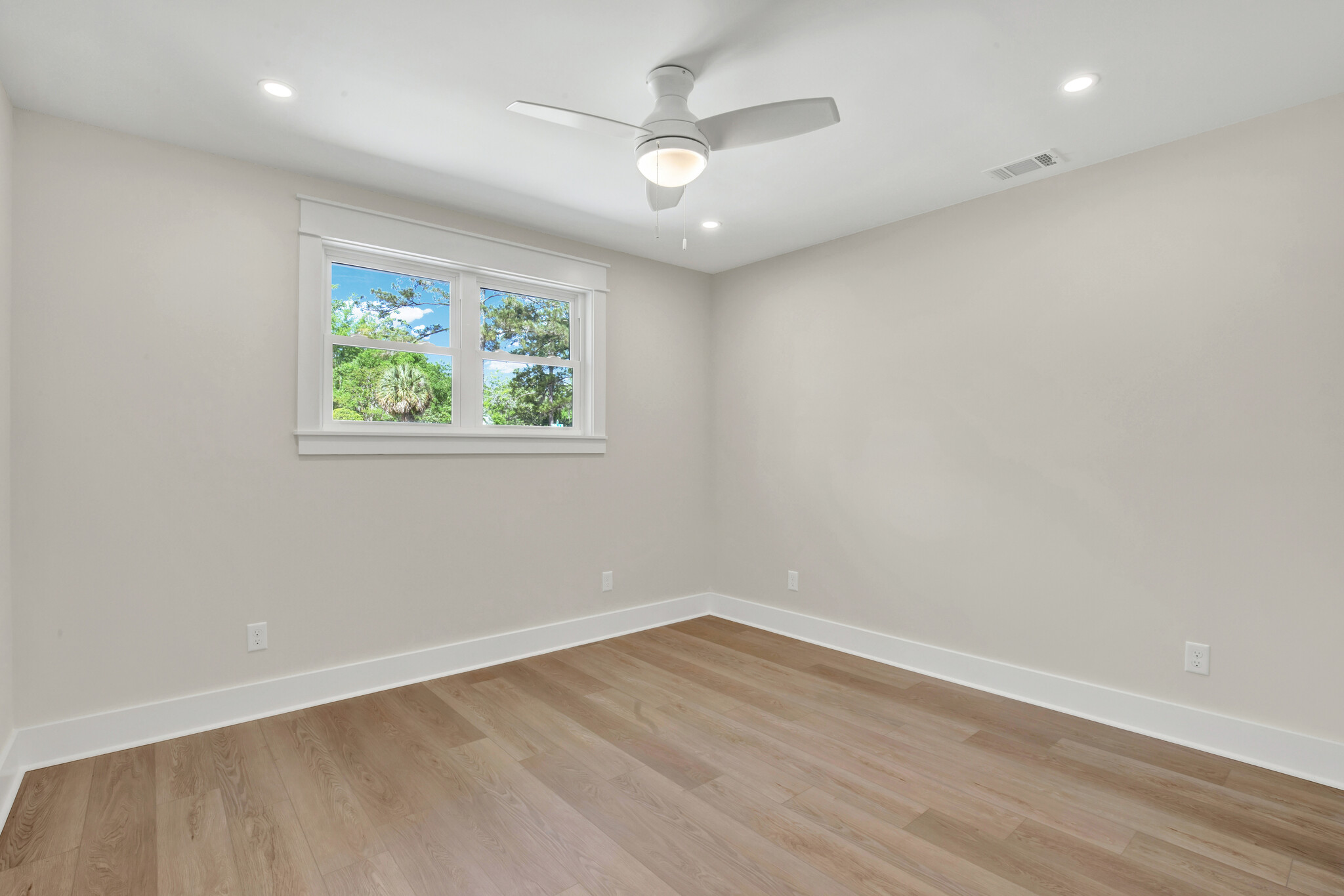 Building Photo - 106 Montclair Blvd