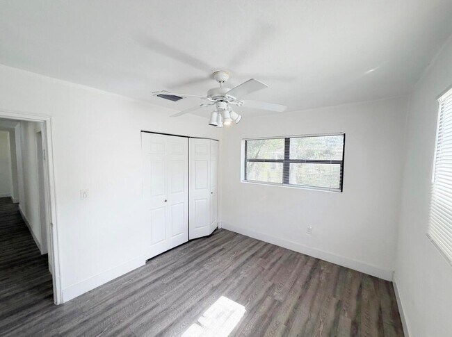 Building Photo - 1135 NW 127th St