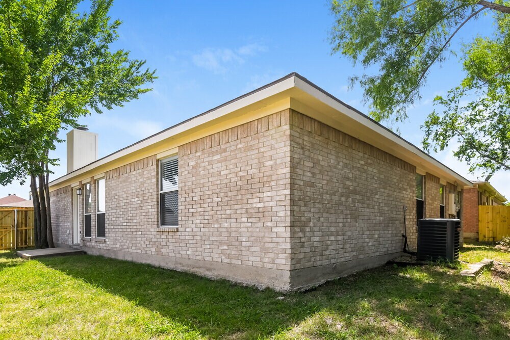 Building Photo - 415 Faircrest Dr