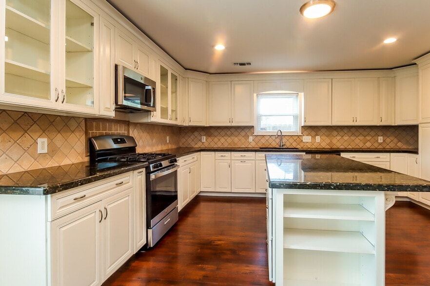 Building Photo - 229 Mammoth Springs Ln