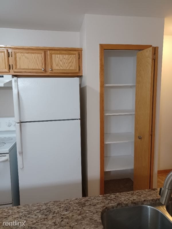 Building Photo - 2 br, 1 bath Condo - 2222 Frazho Rd