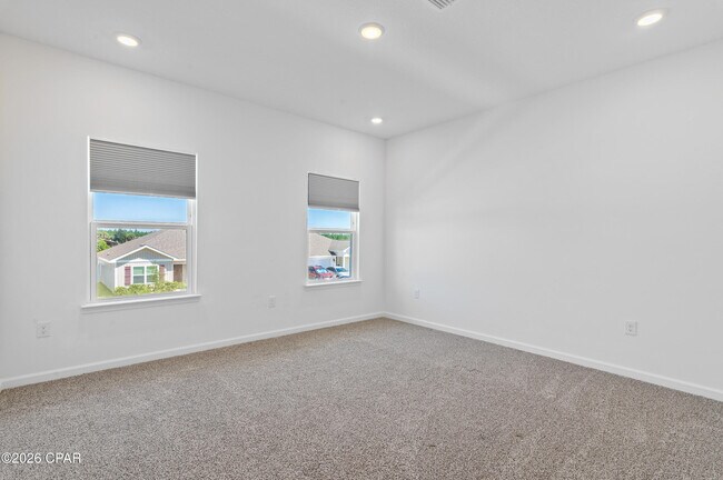 Building Photo - 56 Silverthorn St