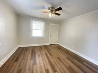 Building Photo - Nice two-story half duplex in Waynesboro, PA
