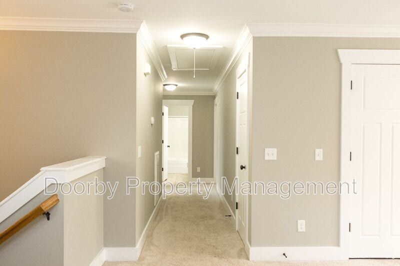 Building Photo - 10424 Fielding Rd