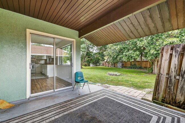 Building Photo - 2252 SE Aneci St