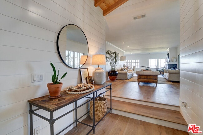 Building Photo - 456 S McKnight Rd