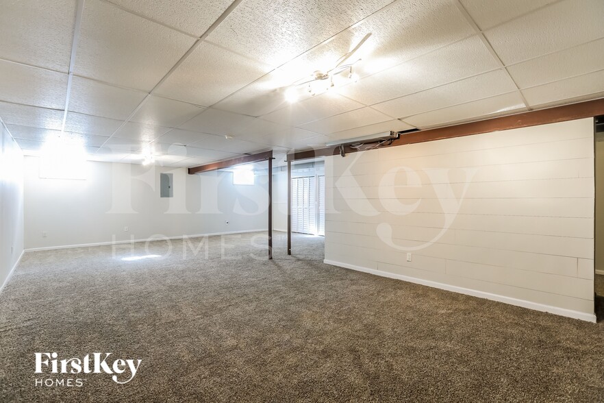 Building Photo - 819 Trailway Dr