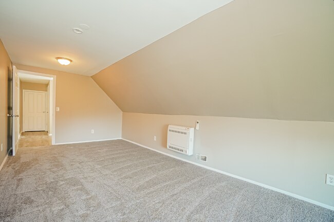 Building Photo - 392-394 N Garfield Ave