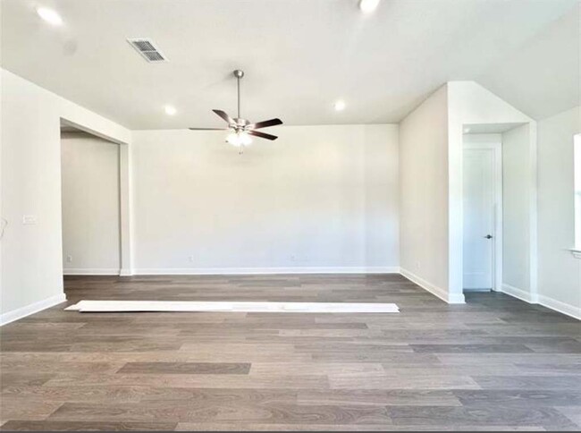 Building Photo - 528 Tubman Dr