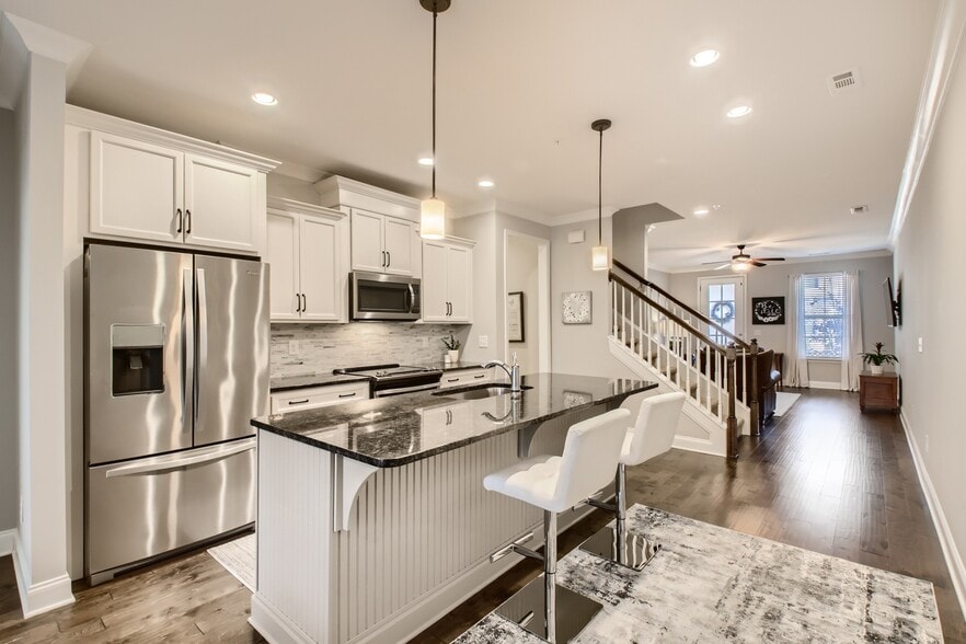 Kitchen with all SS appliances - 1608 Hampshire Plz