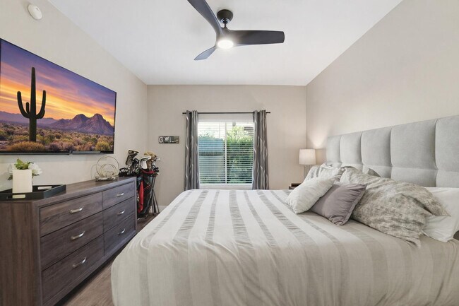 Building Photo - 5450 E Deer Valley Dr