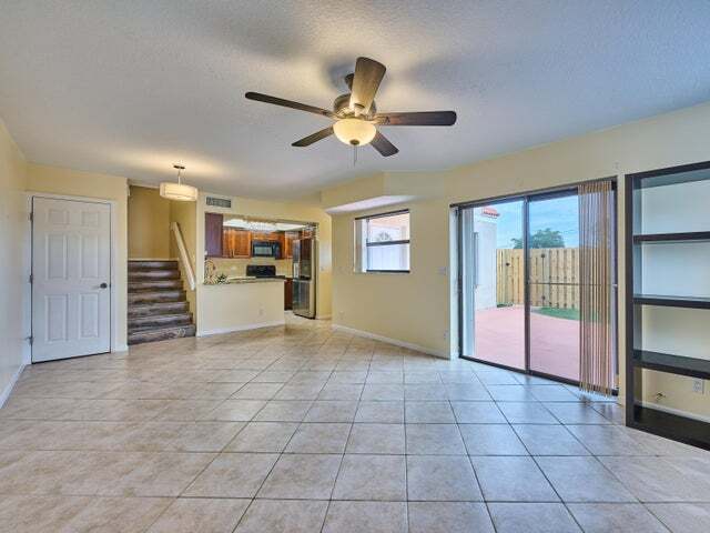 Building Photo - 4065 Village Dr