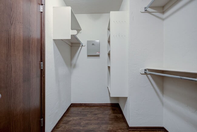 Building Photo - 509 Finch St