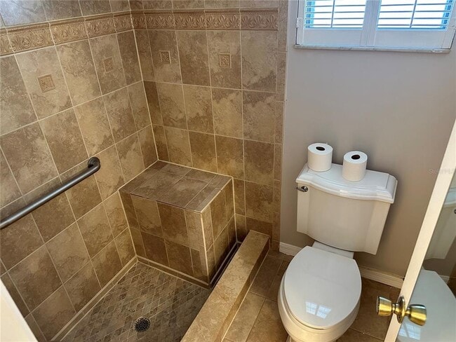 Building Photo - 1539 Pickwood Ave