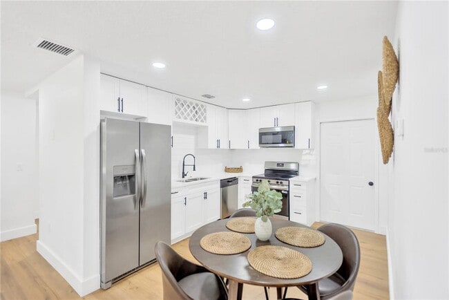 Building Photo - 617 Edenville Ave