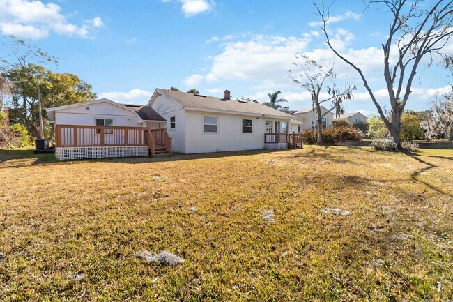 Building Photo - 4/3 Lakefront Home for Rent – 1 Acre – Near College Park & Downtown Orlando