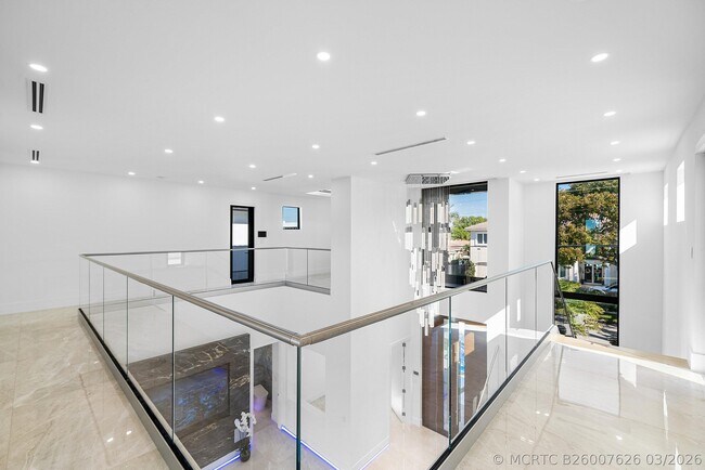 Building Photo - 2650 NE 48th Ct