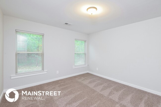 Building Photo - 865 Maple Trce