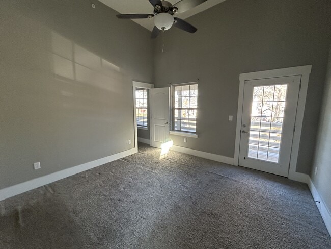 Building Photo - 222 Jasmine Row