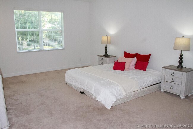 Building Photo - 23045 Clear Echo Dr